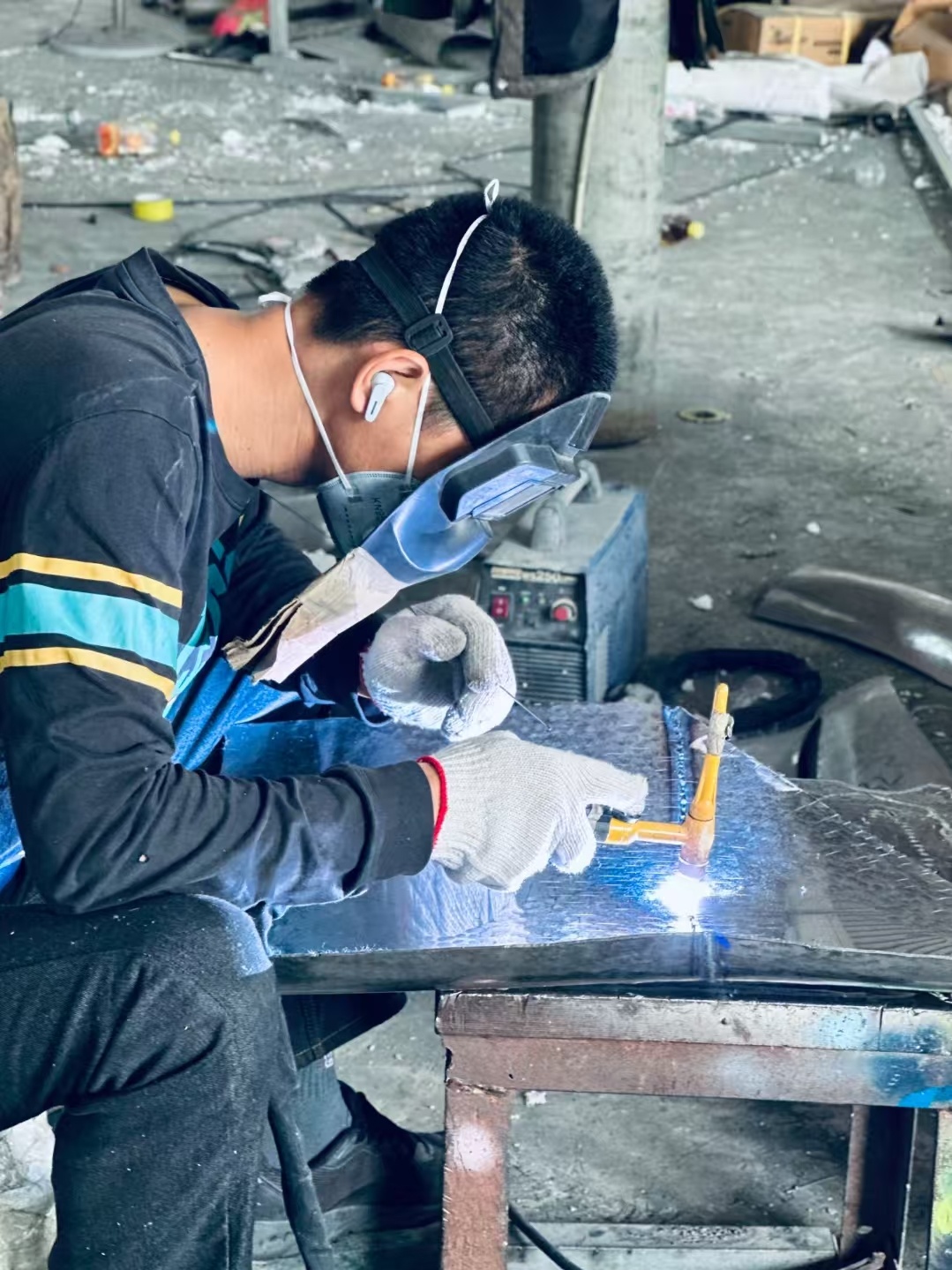 Metal welding process for custom sculpture fabrication