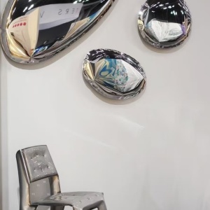 Mirror finished sculptural decor for an interior display