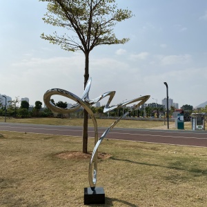 Front angle of the same reflective spiral sculpture