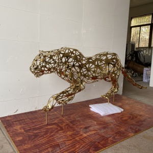 Finished gold openwork stainless steel leopard sculpture full profile