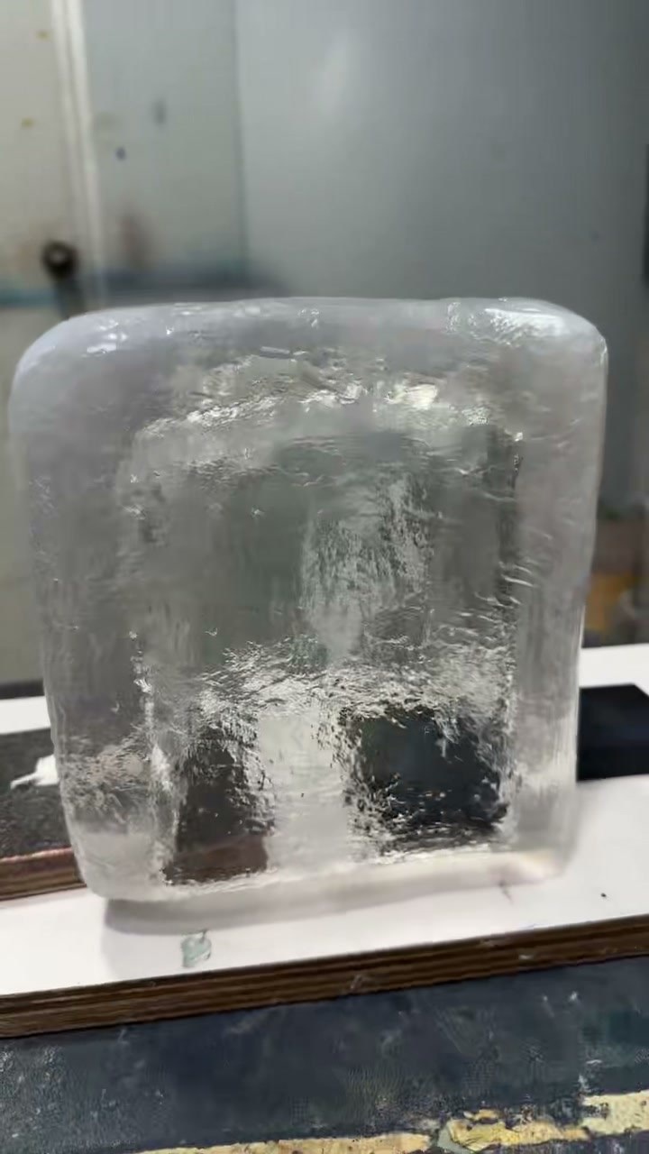 Side angle of the same transparent resin ice cube display prop