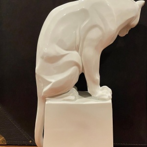 Side view of the same white panther commercial sculpture